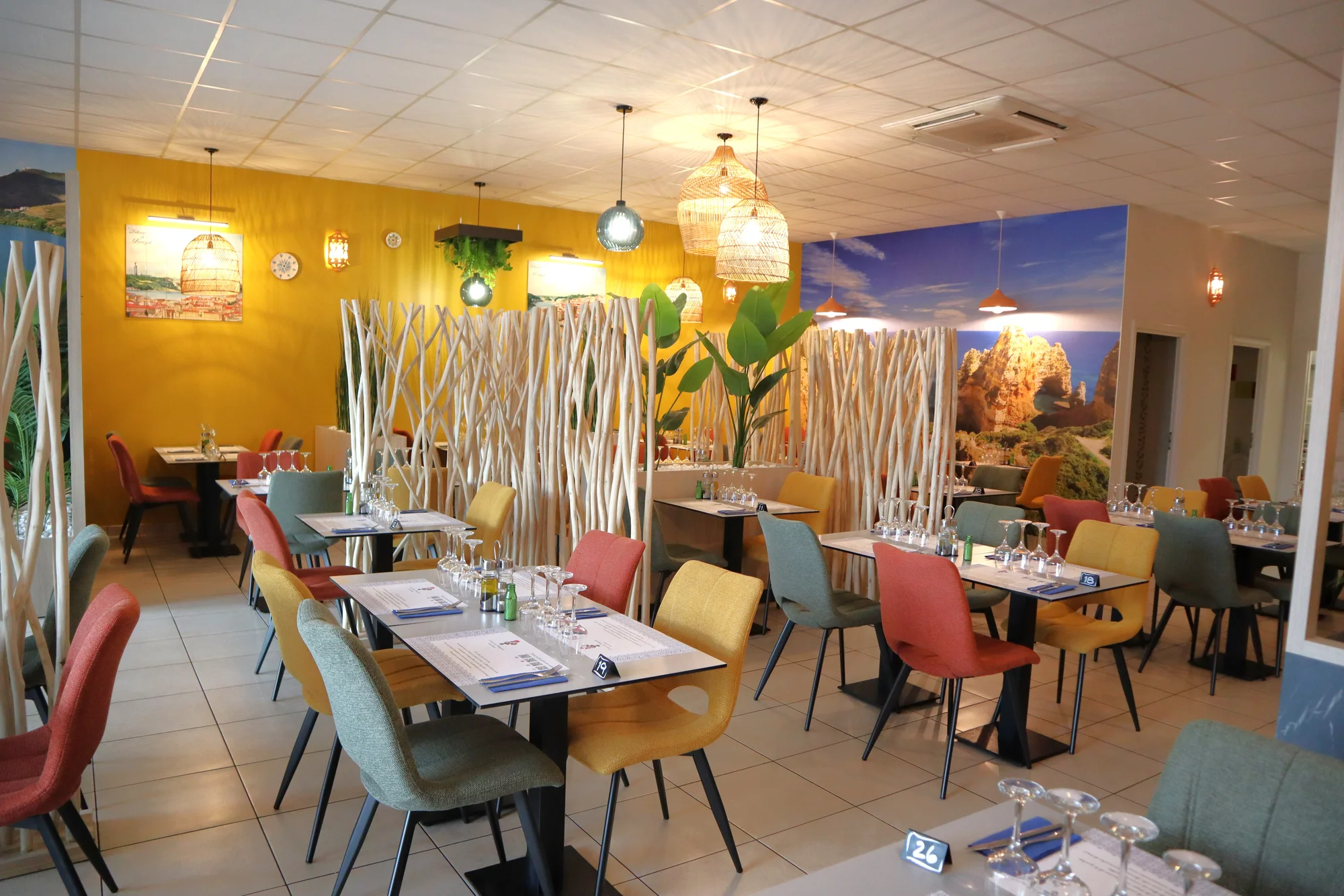 La salle du restaurant Delicias de Portugal après travaux